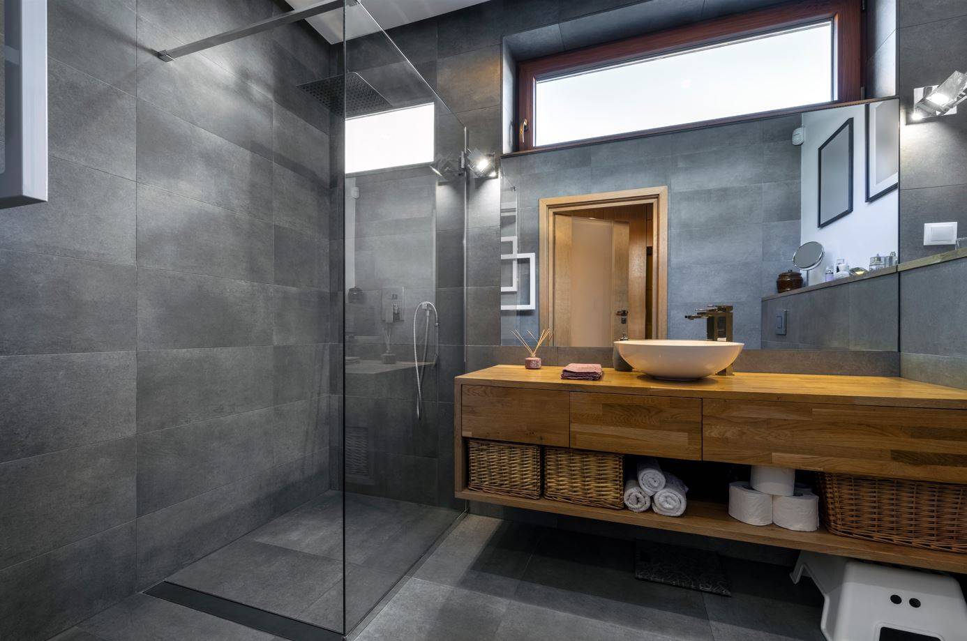 Rénovation complète d'une salle de bains avec douche à l'italienne à Mérignac