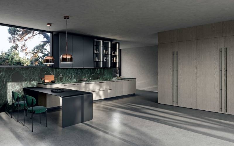 La poignée Dieci reprend les propor tions  des por tes Filo, créant ainsi des compositions  agréables d'un point de vue visuel