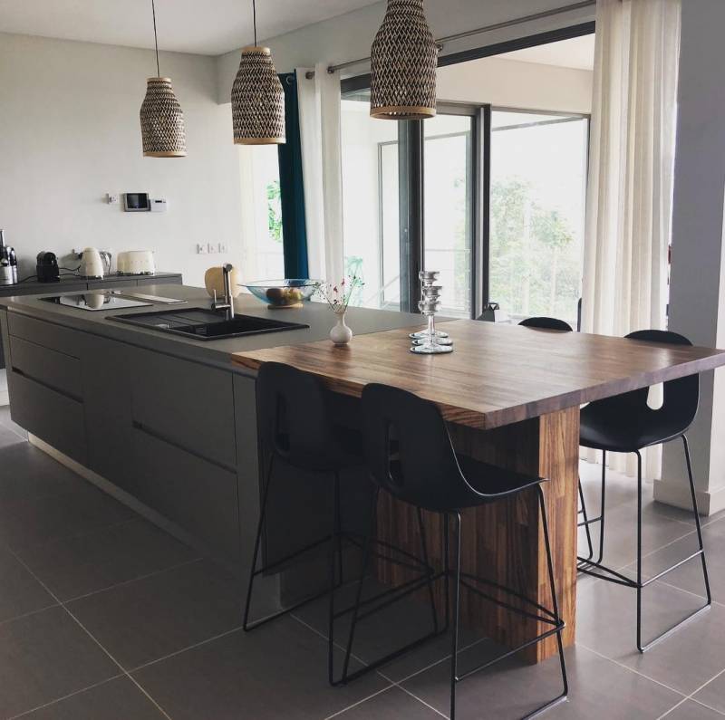 Table sur Ilot Bois Massif Lamellé NOYER AMERICAIN