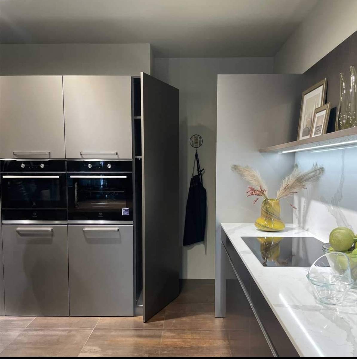 conception d'une cuisine moderne , en rénovation avec équipements du coté de Saint Médard en Jalles proche de Bordeaux