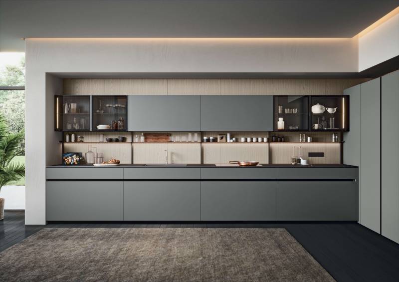 L'insertion de vitrines Doha, à coté des placard, permet de donner légèreté et relief à la composition linéaire.