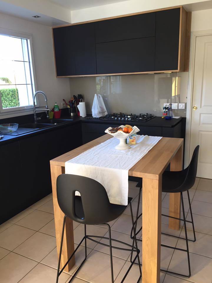 Rénovation d'une cuisine  Noire et Bois à Bordeaux en Gironde