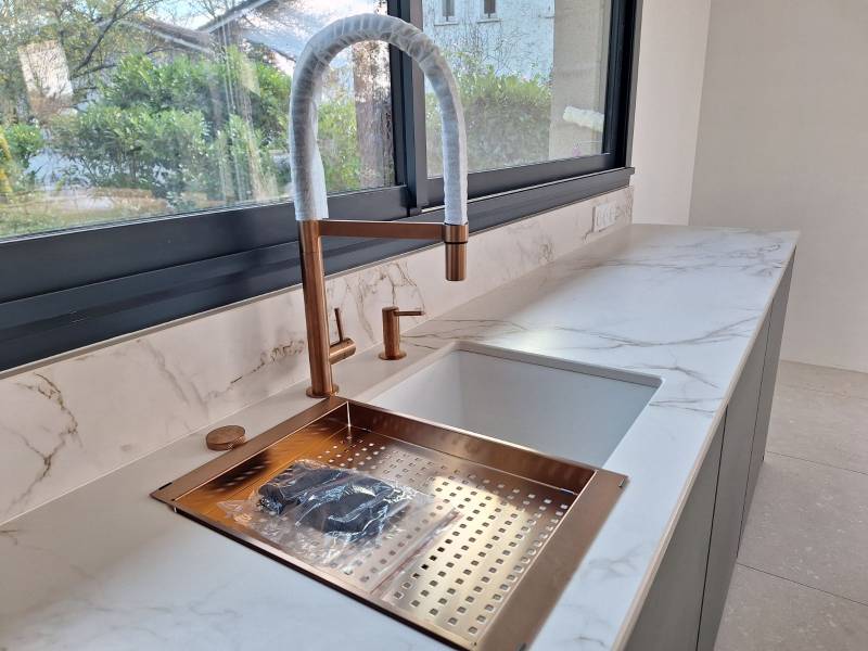 spécialiste de la conception de cuisine et plan de travail sur mesure bi couleur du coté de Saint Médard en Jalles 